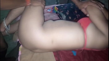 Kakak Ipar Desi Yang Seksi Dan Adik Iparnya Yang Menggoda Beradegan Panas