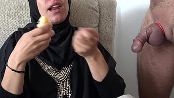 Istri Seksi Arab Yang Siap Ditunggangi Pria Lain