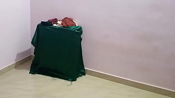 Desi Bhabhi Ketahuan Ganti Baju Di Depan Kamera