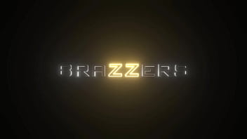 Pesta Panas Bella Rolland: Rayakan Pindah Rumah Dengan Adegan Membara Di Brazzers, Gunakan Kode Xvpromo Untuk Diskon Eksklusif