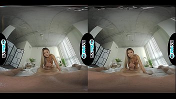 Gadis Pijat Asia Di Wetvr Ahli Dalam Teknik Susu Khusus Vr