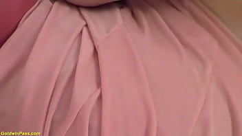 Payudara Raksasa Ibu Tiri Yang Menggoda