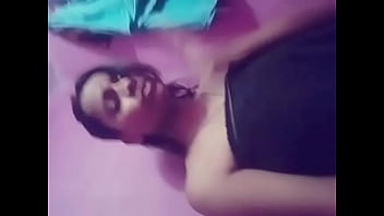 Gadis-gadis India Yang Menggoda Dengan Lekuk Tubuh Mempesona