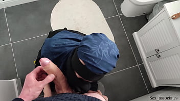 Pembantu Rumah Tangga Arab Memohon Untuk Dikentuti Dari Belakang