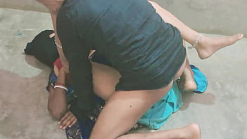 Wanita Desa India Dengan Payudara Besar Bercinta Dalam Video Amatir