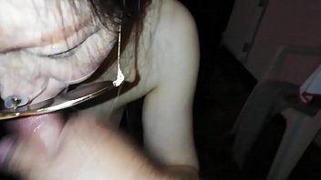 Pemain Film Dewasa Tionghoa Direkam Saat Memberikan Layanan Oral Dan Menelan Cairan Pria