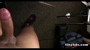 Gadis Tionghoa-amerika Yang Seksi Dengan Kemaluan Yang Menggoda