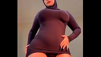 Gadis Berjilbab Yang Menggoda Bergoyang Dengan Sensual