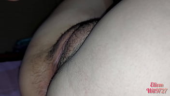 Istriku Dalam Baju Ketat Lycra Memperlihatkan Kemolekannya Padaku