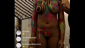 Tetesan Puting Susu Terekam Langsung Di Instagram