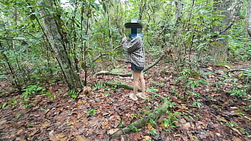 สาวสวยไทยใจกล้าเดินเล่นในป่าลึก แอบโชว์เร้าใจท่ามกลางธรรมชาติ