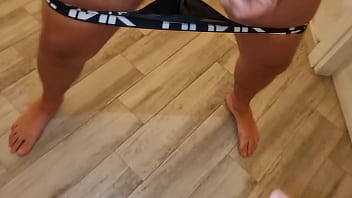 Penetrasi Gila Adik Tiri Italiaku | Dia Memaculi Dan Menumpahkan Sperma Panas Dengan Kontol Besar Yang Fantastis