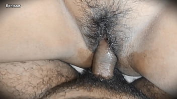 Menggoda Ibu Teman Yang Seksi Saat Suaminya Pergi