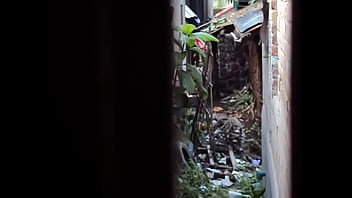 Desi Mengencingi Dan Mengompol Dalam Video Panas