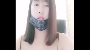 Tubuh Seksi Bergoyang Di Gogo Live