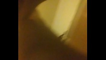 Miss Kelsee Memberikan Blowjob Panas Lalu Membungkuk Di Tepi Bak Mandi Dan Meminta Vagina Terisi Penuh Sperma