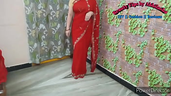 Gadis India Yang Menggoda Dengan Lekuk Tubuh Mempesona