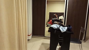 Ibu Jomblo Yang Kukenal Dari Facebook Mau Datang Ke Apartemenku Dan Menguras Semua Susuku Lalu Menelannya