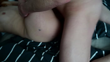 Ayah Tiri Menggoda Kemaluan Putri Remaja Yang Menggairahkan