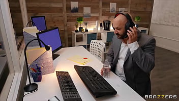 Gairah Menggila Dengan Pancuran Sensasi