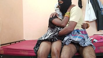 भारतीय युवती की अंतरंगता में भाई का अश्लील हस्तक्षेप