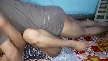 Istri India Muda Yang Menggairahkan