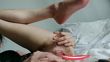 Nyonya Rusia Menunggu Kekasihnya Dan Meraba-raba Lubang Berbulunya Dengan Jari, Fetish Rambut Ginnagg