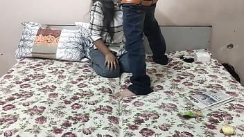 Goyangan Ganas Bhabhi India Di Ranjang Sendiri, Suara Erangnya Bikin Greget!