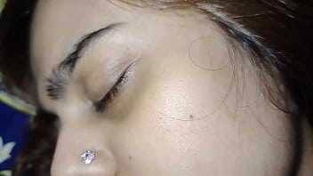 Malam Panas Menggoda Dengan Tetangga Desi Cantik Yang Menggairahkan