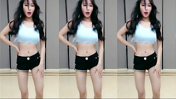 Em Gái Trung Hoa Uốn éo Trên Sàn Nhảy Phờ Lo Ri đa