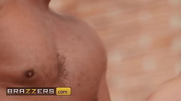 Eve Sweet, Pesenam Seksi Yang Bergairah / Brazzers / Masukkan Kode Xvpromo Di Situs Resmi Untuk Diskon