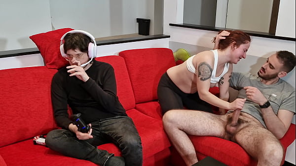 Adik Tiri Digoyang Teman Kandung Kakak, Sementara Kakak Tiri Asyik Main Game (muncrat Di Menit 10.35) – Subtitle Inggris – Undress Saga Episode 03