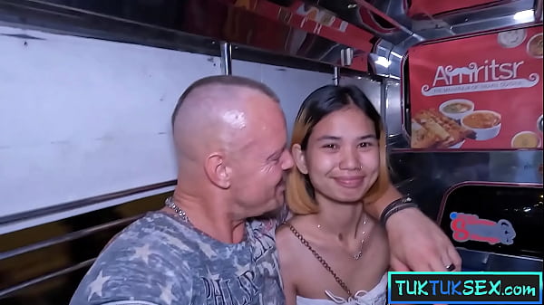 Gadis Thai Mungil Dijemput Di Pattaya Pakai Tuk Tuk Buat Digituin