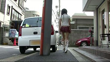 Tiga Badan Bergeliat: Jepang Kurus Dihardik Dua Laki