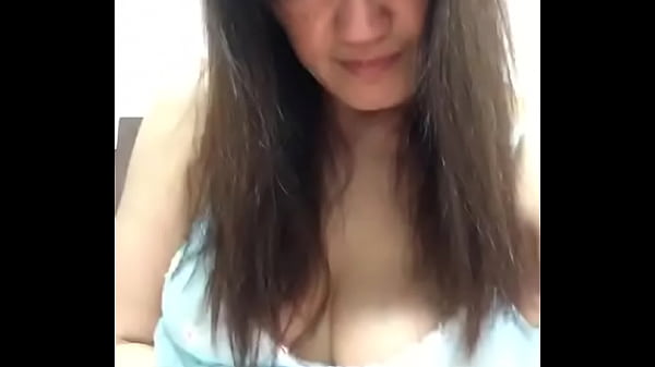 Christy Si Pelacur Asia Jari-jarinya Basah Membasahi Memeknya