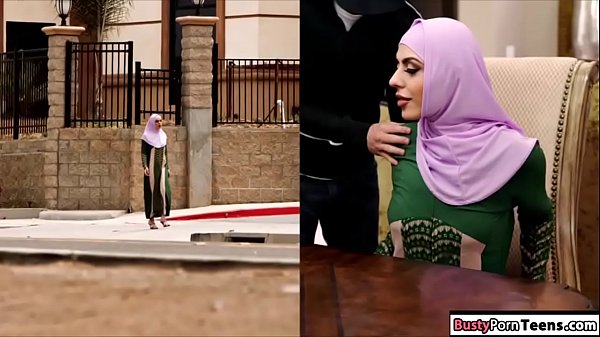 Gadis Arab Yang Menggoda Mengulum Batang Dan Ditembak Sampai Puas