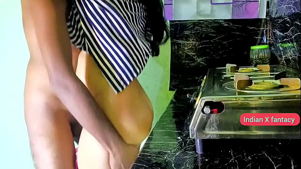 रसोई में गाँव के देवर के साथ पहली रात की गर्म मुलाकात
