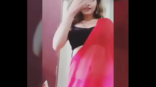 Istri Seksi India Yang Bergairah Menari Telanjang