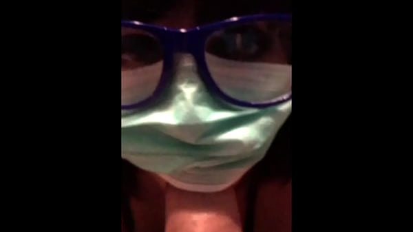 Gadis Arab Terkurung Isap Kontol Pakai Masker Corona Saat Karantina