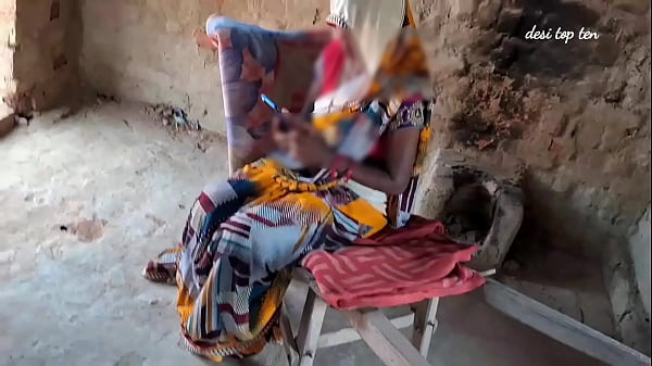Desi Bhoji Yang Seksi Digoyang Di Ranjang Dengan Gaun Sari, Video Seks India Panas Dengan Suara Seru Dan Erotis.