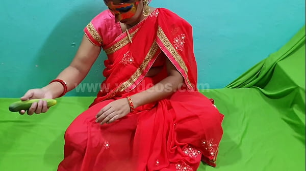 Desi Bhabhi Yang Nakal Mengisap Kontol Devar Di Luar Ruangan Sampai Crot
