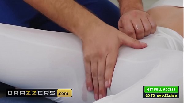 Lacy Lennon Dan Keiran Lee: Aksi Panas Di Matras Yoga