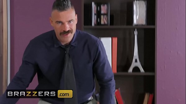 Payudara Besar Di Kantor – (monique Alexander, Charles Dera) – Bos Yang Dikendalikan Dari Jauh – Brazzers