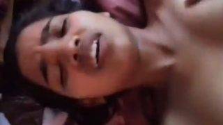 Ngentot Keras-keras Sama Cewek Ketat Yang Menggairahkan