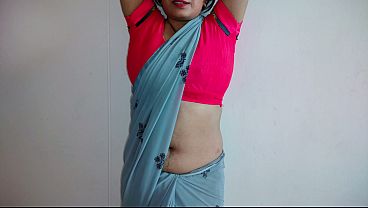 प्रिया का पूर्व प्रेमी उसके ससुराल में घुसकर उसकी सास के सामने जंगली मज़े लेता है