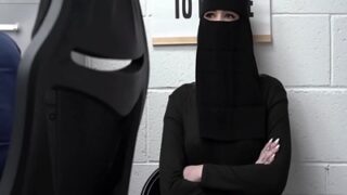 Wanita Maling Pakistan Dihukum Habis-habisan Di Amerika, Bikin Basah!