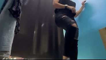 Ruang Ganti. Cewek Rusia Dengan Toket Gede Dan Pentil Kelihatan, Ganti Baju.