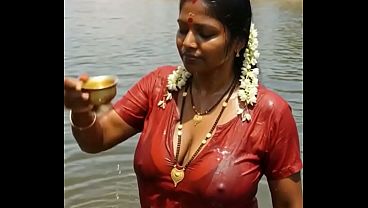 Desi Bhabhi Ai, Siap Digoyang Sama Lo, Hot Abis!