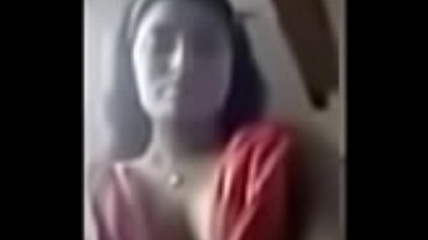 Tetes Susu Seksi Wanita India Menggoda