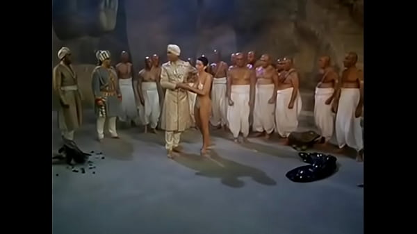 Makam India Yang Bikin Basah, Penuh Rahasia Erotis.